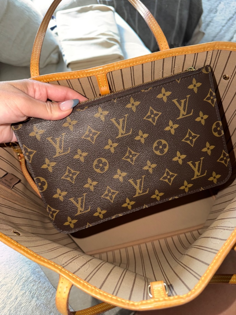 Louis Vuitton Neverfull MM Rose Beige - Picture 5 of 8